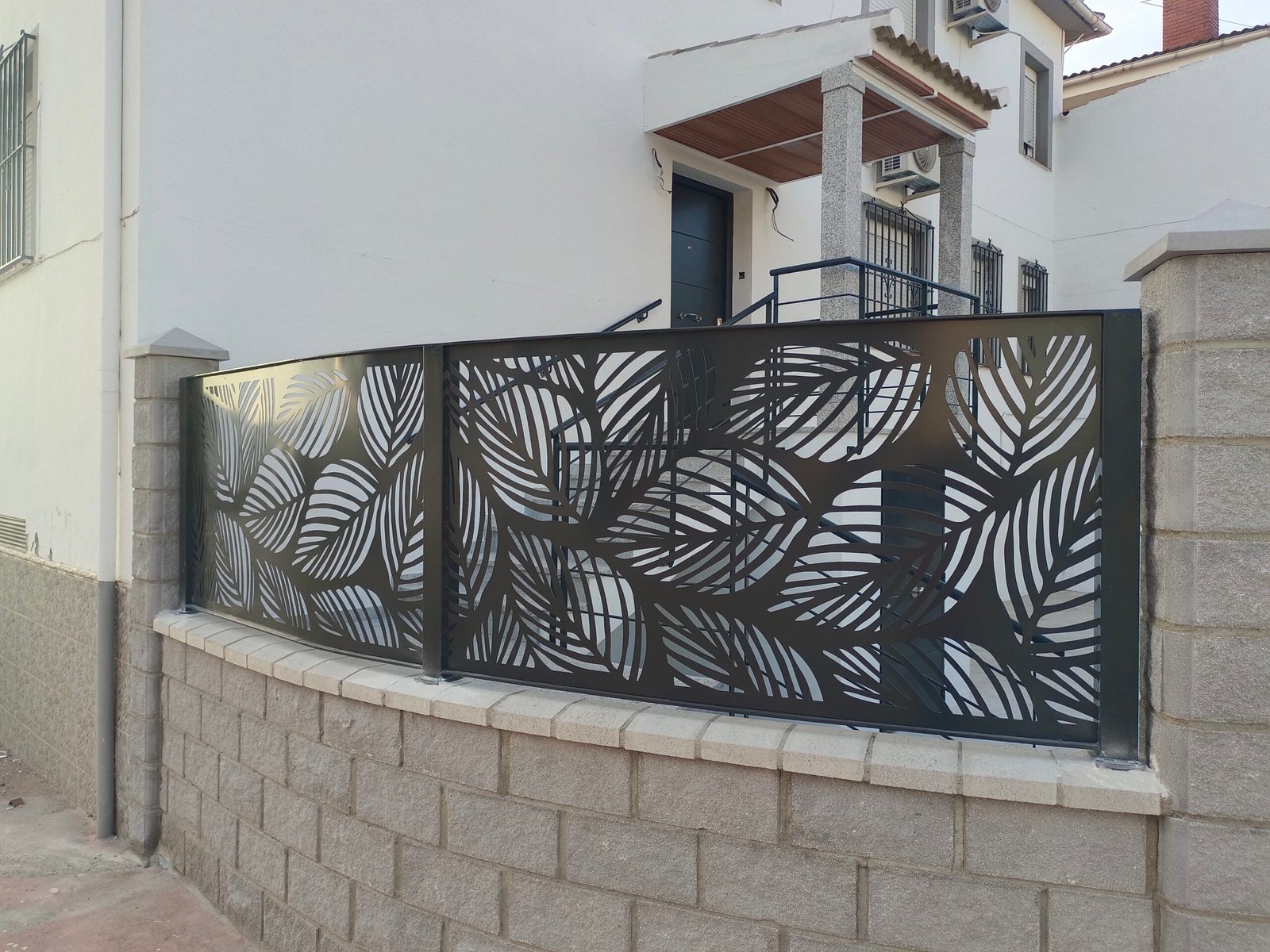 https://serraformetalicas.com/storage/2025/08/diseno-personalizado-de-proyectos-metalicos-1-scaled.jpg