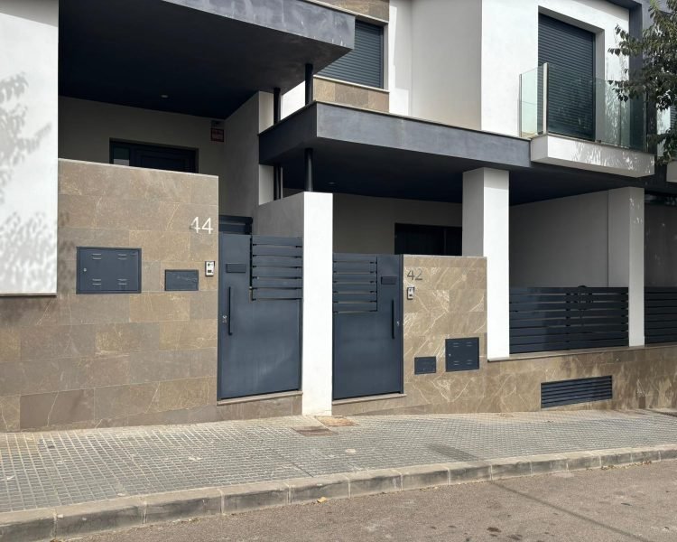 Carpintería metálica residencial (Archidona)
