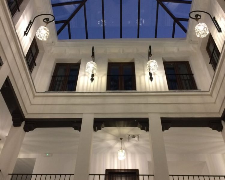 Estructura cúpula y carpintería metálica